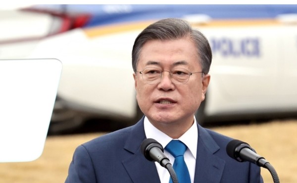 ▲ 문재인 대통령이 21일 충남 아산시 경찰인재개발원에서 열린 제75주년 경찰의 날 기념식에서 기념사를 하고 있다./연합뉴스