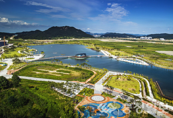 ▲ 2021~2022 한국관광 100선에 뽑힌 세종호수공원 일원.