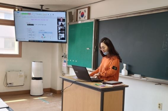 ▲2020년 4월 봉명중학교 온라인개학.