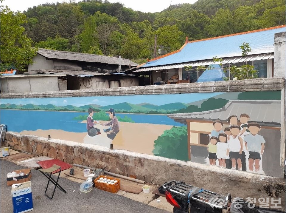 ▲ 대청댐 지사 마을 외벽 벽화