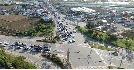 ▲ 퇴근시간대 차량이 길게 늘어선 건국대사거리 주변 도로 모습.