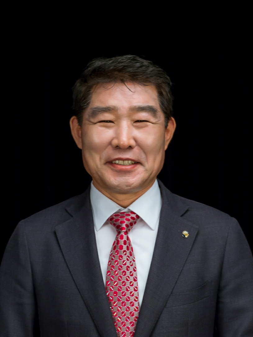 ▲ 김진균 교장.