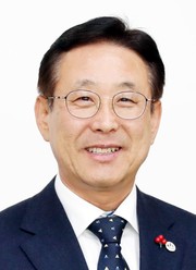 ▲ 더불어민주당 충북 괴산군수 후보 이차영.