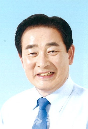 ▲ 3선 연임에 성공한 송기섭 충북 진천군수.