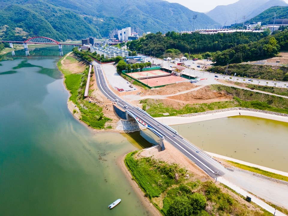 ▲ 최근 개통된 단양 남한강 어우름길. 사진=단양군제공