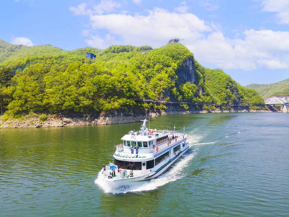 ▲ 단양호 유람선.