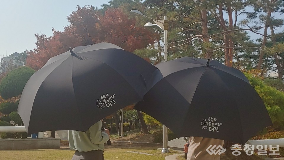 대전시, 지하철역서 '우산' 무료 대여 시행