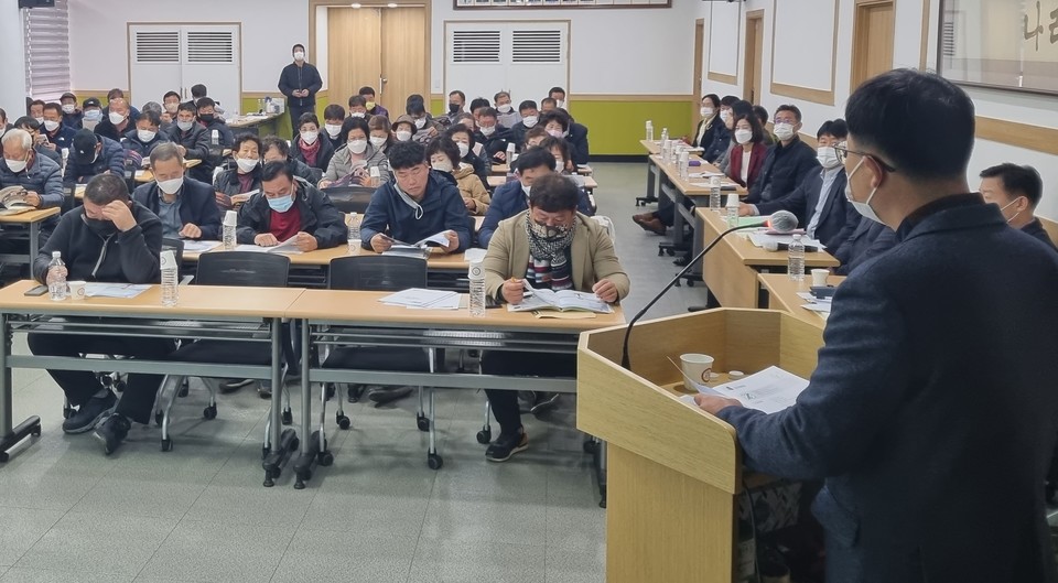 ▲ 청주 오창농협과 청주시 청원구 선거관리 위원회는 30일 오창농협 2층 대회의실에서 공명선거 실천 결의대회를 개최했다.