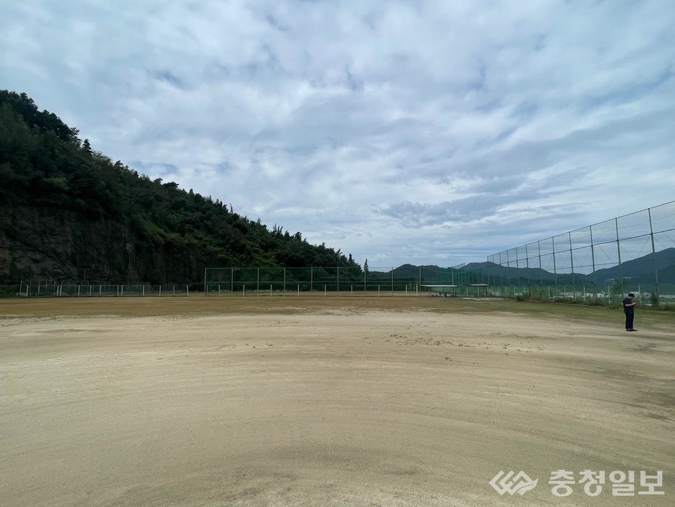 ▲ 성운베이스볼파크 야구장 전경. 금산군 추부면