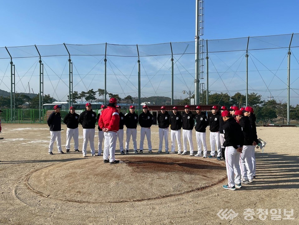 ▲ 대덕대 야구부 동계전지훈련에 돌입한 선수들 모습