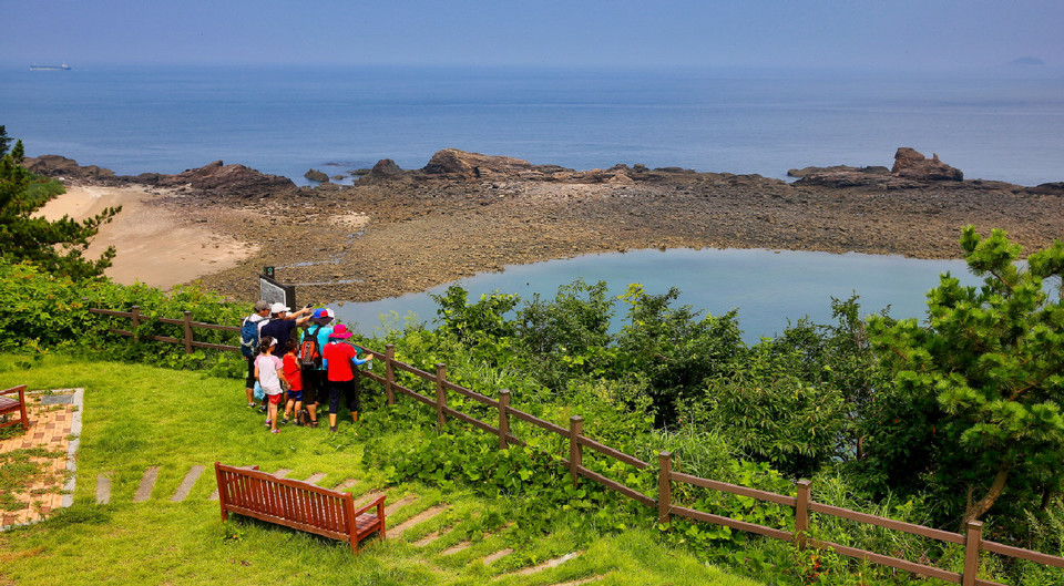 ▲ 소원면 의향리 태배길의 태배전망대에서 본 서해 풍경