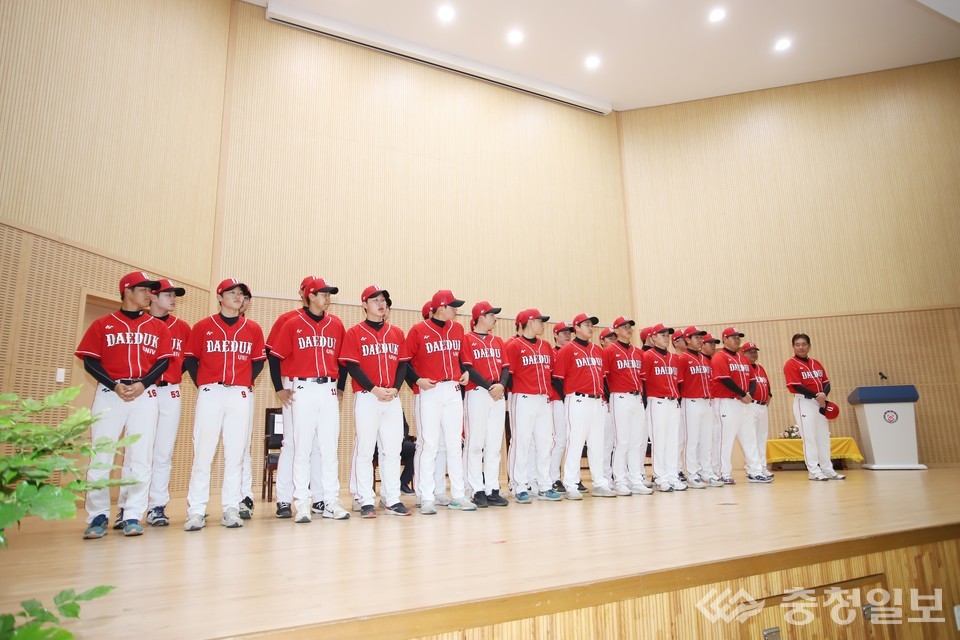 ▲ 대덕대 야구부 창단 멤버들