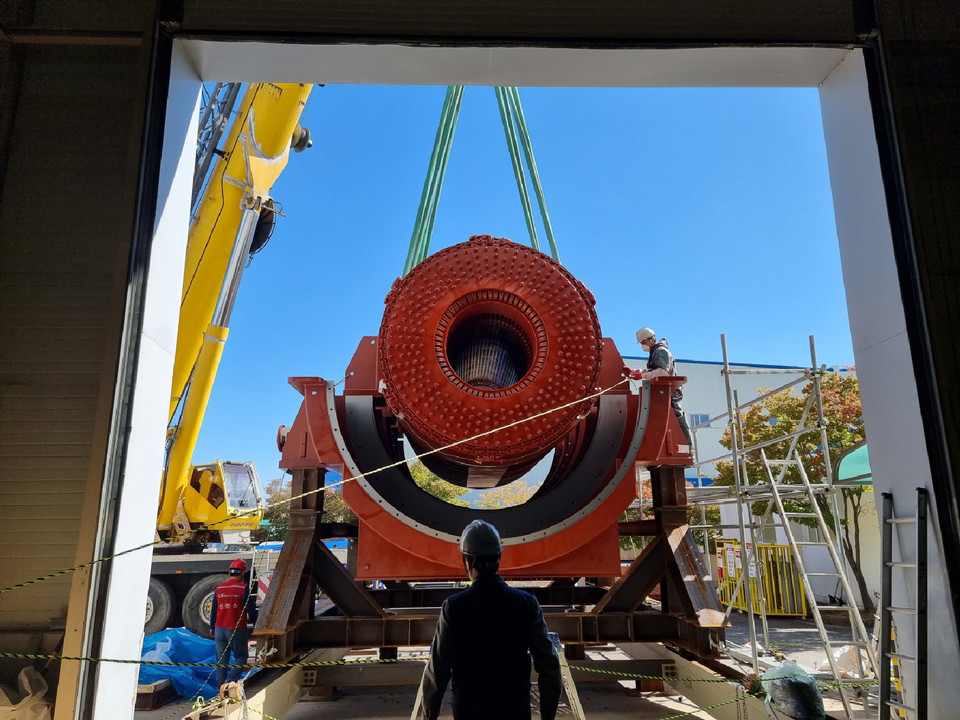 ▲ LS일렉트릭 PT&T의 단락발전기 증설 작업.