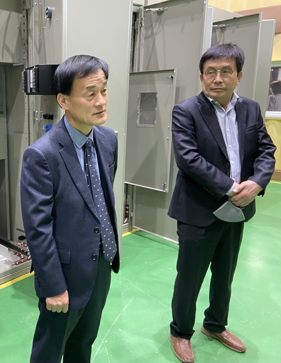 ▲ 오선진 충북지방조달청장은 21일 조달우수제품 지정 업체인 충북 청주시 소재 주식회사 티에스일렉트릭을 방문했다. 