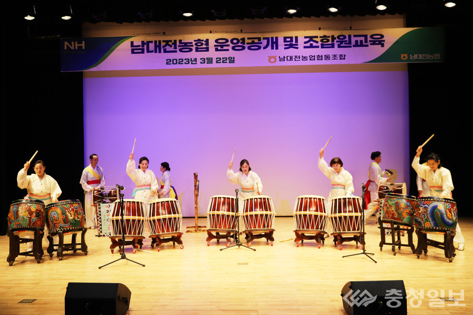 ▲ 구봉풍물예술단 '난타' 공연 장면