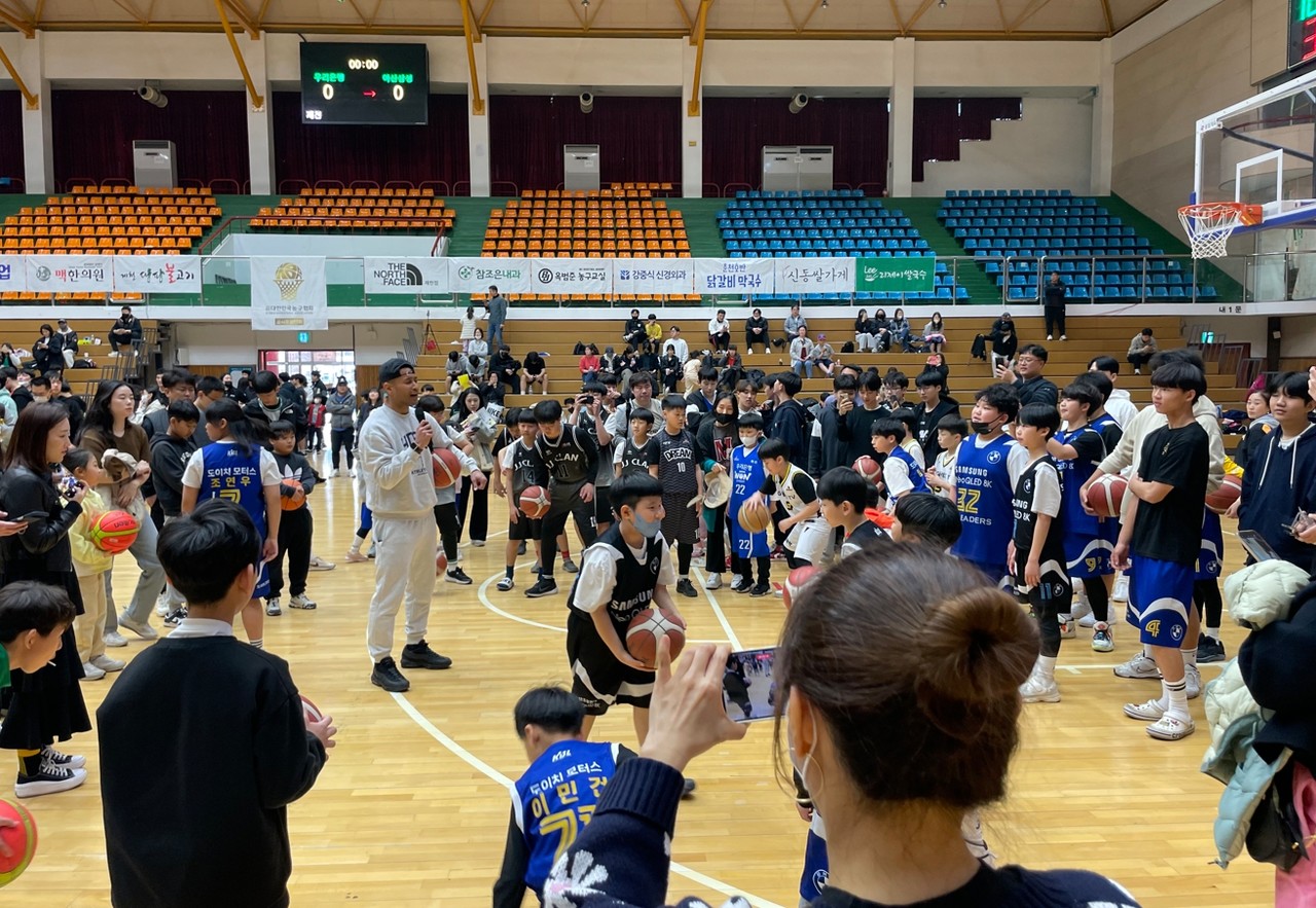▲ 제천에서 펼쳐진 2023년 전국 유소년생활체육농구대회 모습. 사진=제천시제공