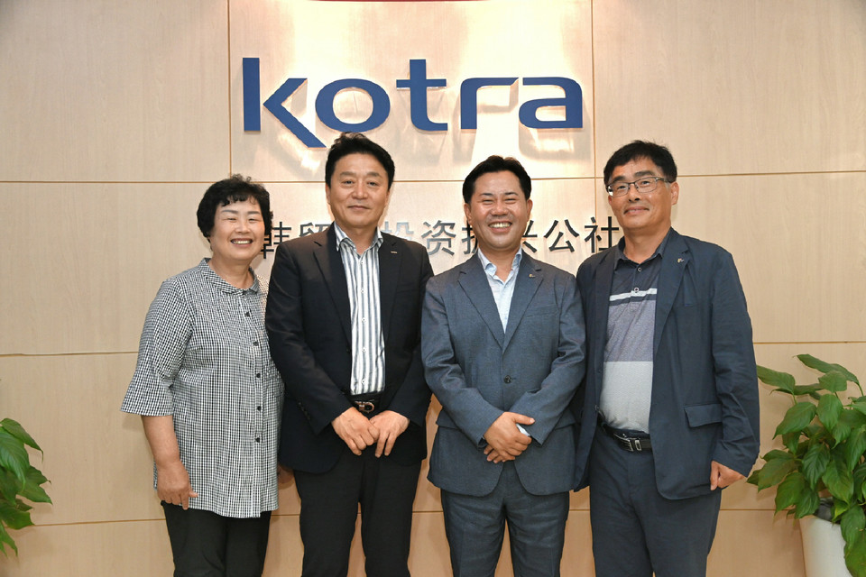 ▲ 박정현 부여군수가 지난 3일 중국 상해 무역전시관(kotra)을 방문했다.