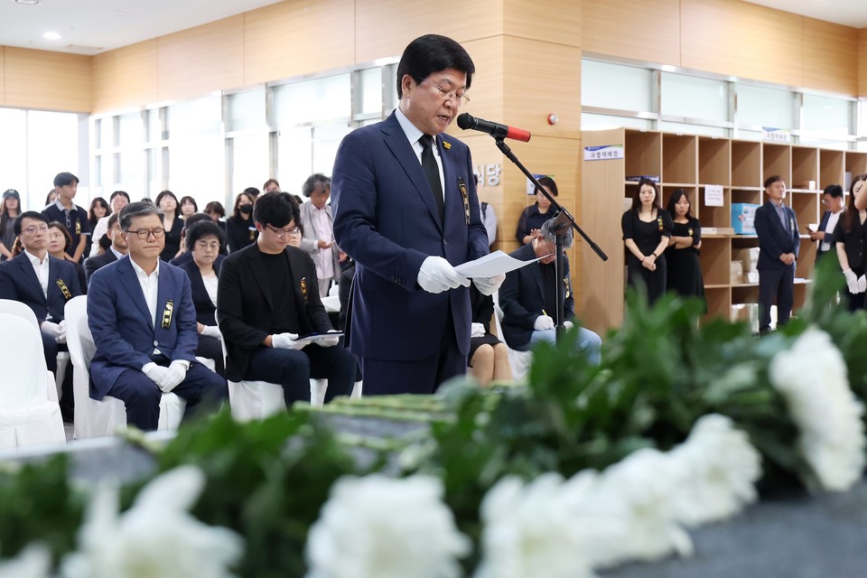 ▲ 최교진 교육감이 추도사를 하고 있다./세종시교육청 제공
