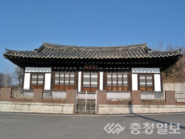 ▲ 강당말강당 전경.