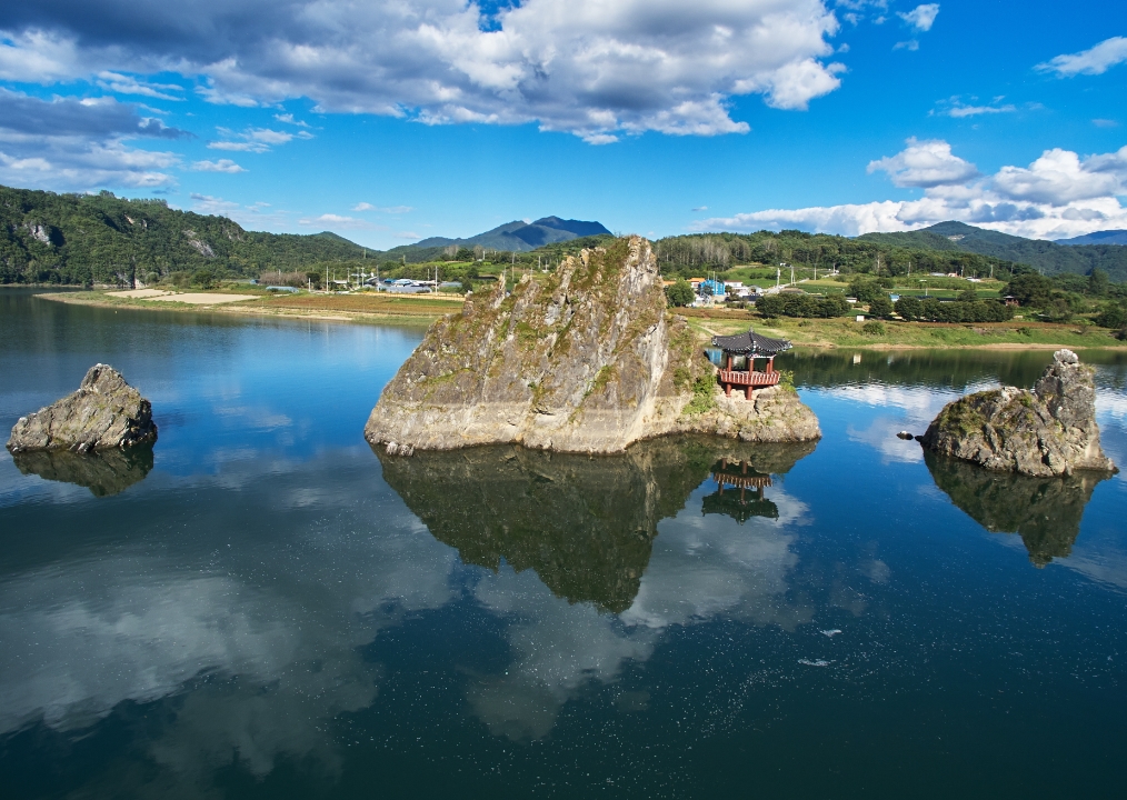 ▲ 단양팔경 중 1경인 '도담삼봉'. 사진=단양군제공