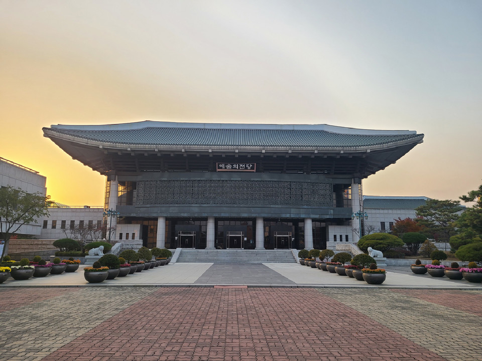 청주예술의전당 전경.