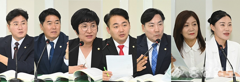 ▲ 대덕구의회 의원들이 2023년 행정사무감사를 진행하고 있다. 왼쪽부터 행정복지위원회 이준규 위원장, 김기흥 의원, 박효서 의원, 조대웅 의원과 경제도시위원회 전석광 위원장, 양영자 의원, 유승연 의원. 사진=대덕구의회