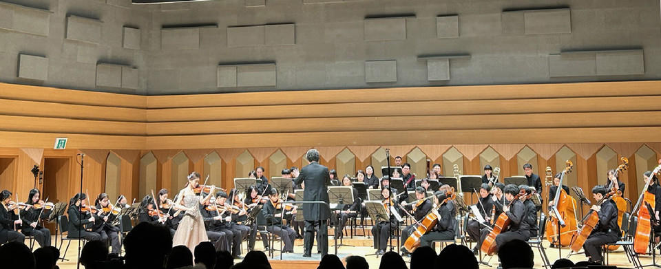청주시 청소년 오케스트라의 지난해 정기 연주회 모습.