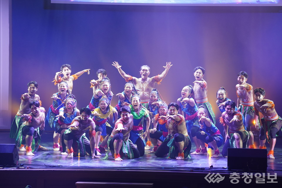 ▲ 굿뉴스코 페스티벌에서 단원들이 아프리카 댄스를 선보이고 있다