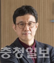 ▲ KAIST 김재철AI대학원 예종철 교수