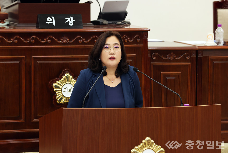 ▲ 유성구의회 이명숙 의원이 272회 임시회에서 장애인 체육 활성화를 촉구하는 5분 발언을 하고 있다
