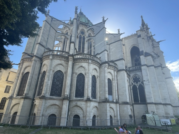 ▲ 이새의 나무 스테인드글라스가 있는 생드니 대성당 동쪽 예배당