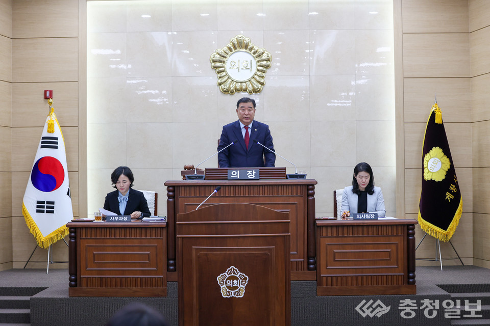 ▲ 김범규 의장이 임시회  폐회를 선언하고 있다