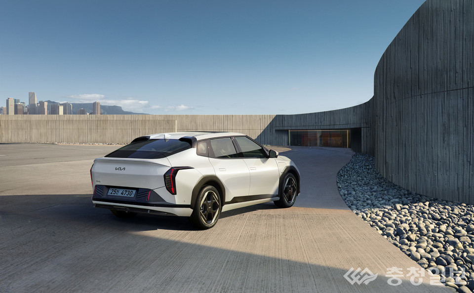 ▲ 기아EV4 자동차 모습