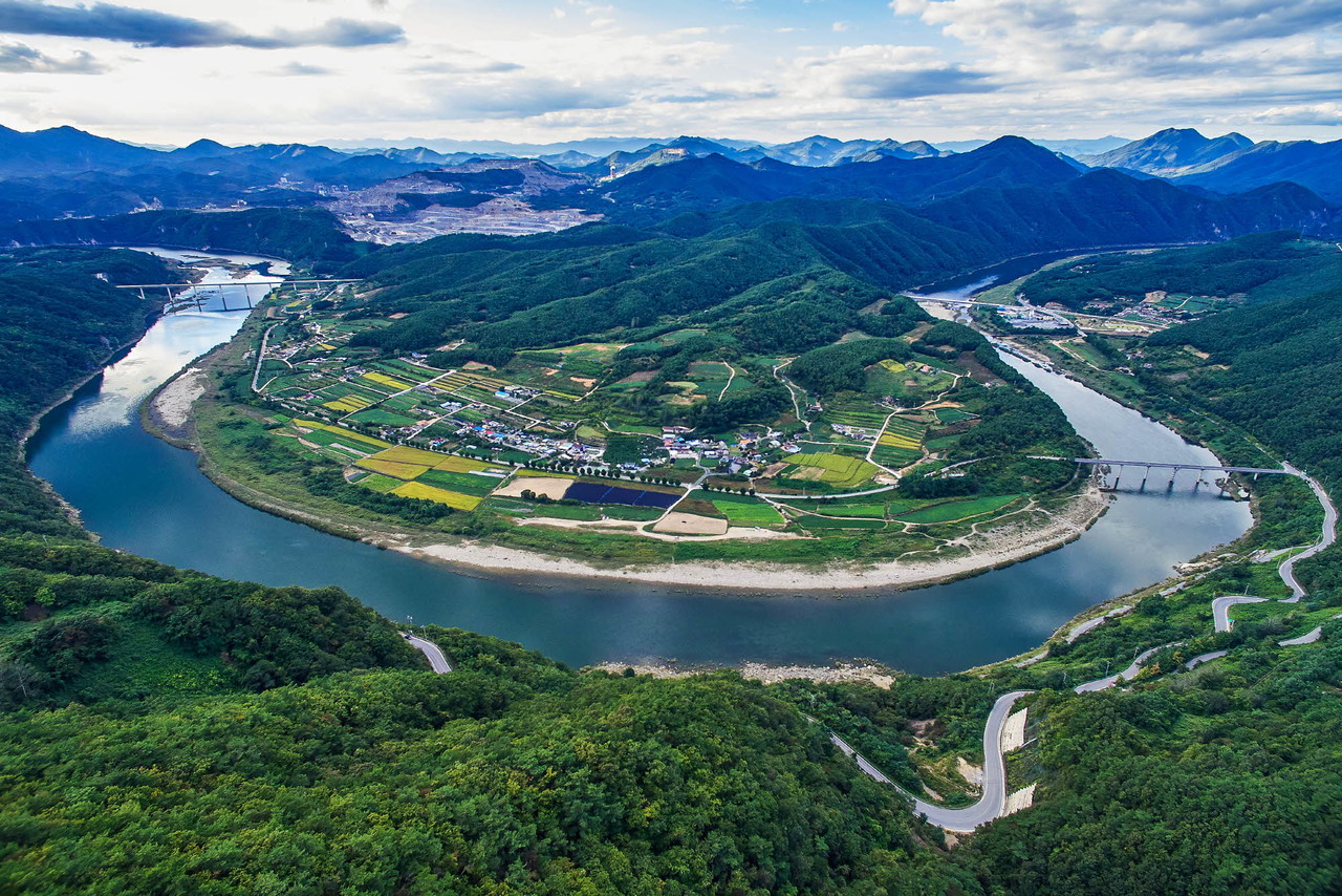 ▲ 단양 가곡 두산활공장에서 바라본 가곡면과 매포읍 전경. 사진=단양군제공