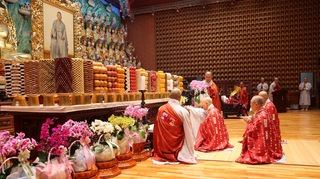 ▲ 24일 충북 단양 구인사에서 열린 상월원각대조사의 열반 51주기 열반대재 모습. 사진=구인사제공