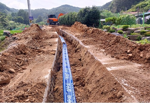 ▲ 충북 괴산군은 청안면 장암4리·백봉2리, 청천면 신월리, 불정면 외령리 등 4개 마을을 대상으로 '낙후지역 먹는 물 수질개선사업'을 본격 추진한다.