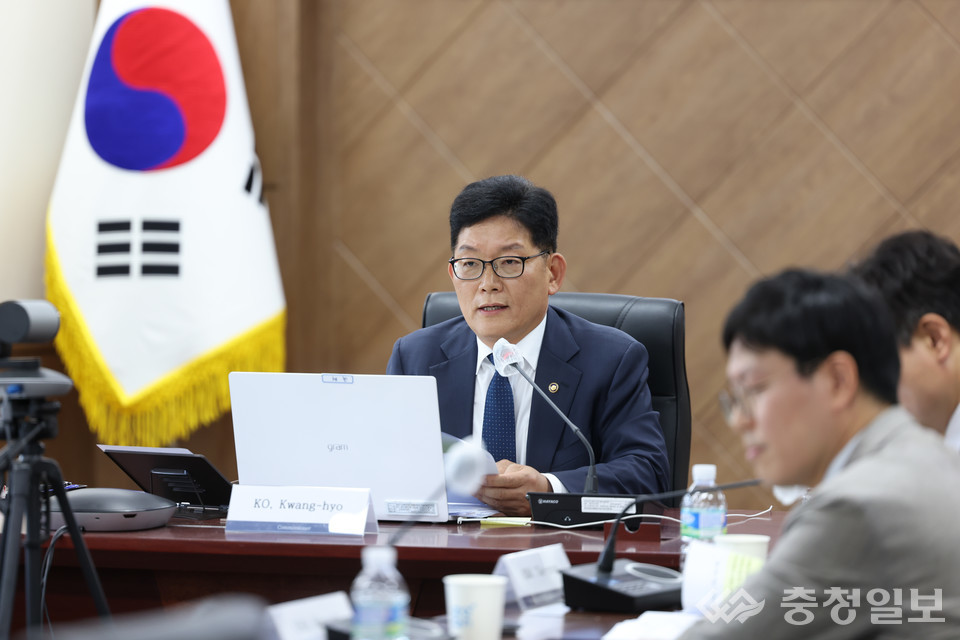 ▲ 고광효 관세청장이 아세안 10개국 관세당국 대표들과 주요 협력사안들을 논의하고 있다