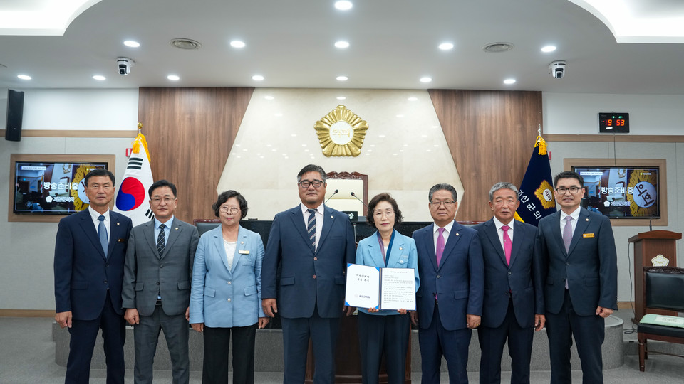 ▲ 충북 괴산군의회는 20일 열린 1차 정례회에서 '지방의회법'의 조속한 제정을 촉구하는 건의문을 채택했다.