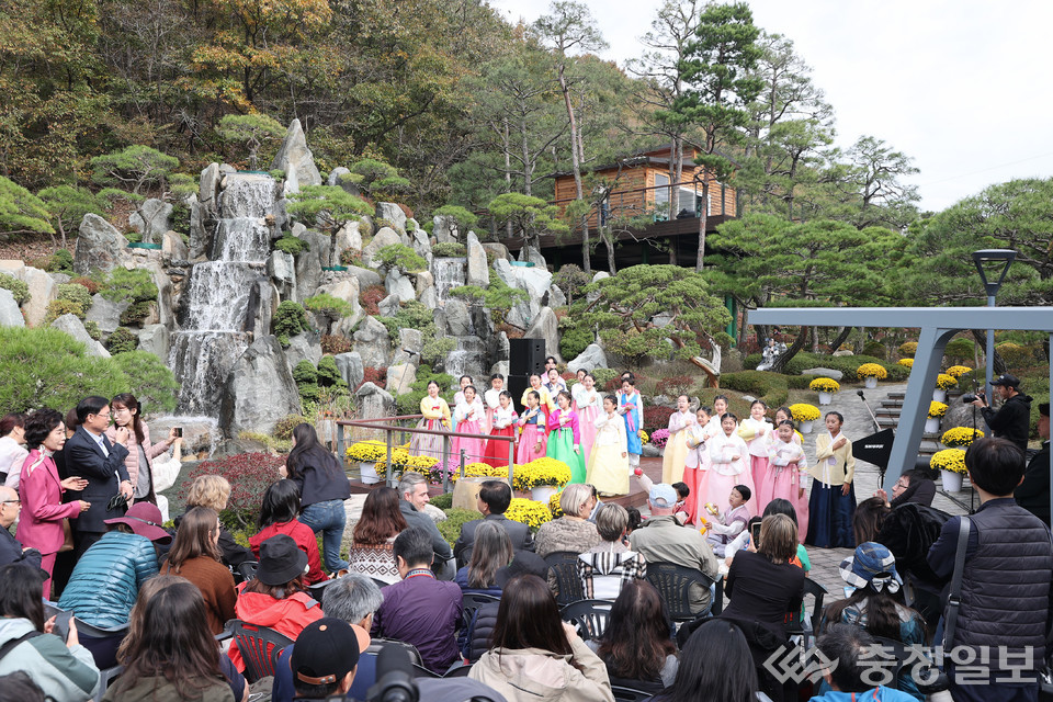▲ 충북 진천군이 산림휴양·치유 관광 도시 조성에 나섰다. 사진은 지난해 지역에서 개최된 세계 산림치유 포럼 모습.