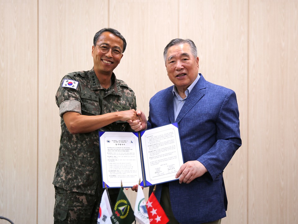 ▲ 지난10일 한서대학교와 육군 군수사령부가 업무협약(MOU)을 체결했다