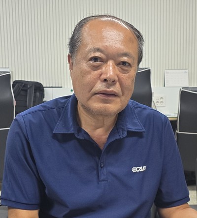 ▲ 공무원 출신 시인 장익봉씨. 사진=단양군제공