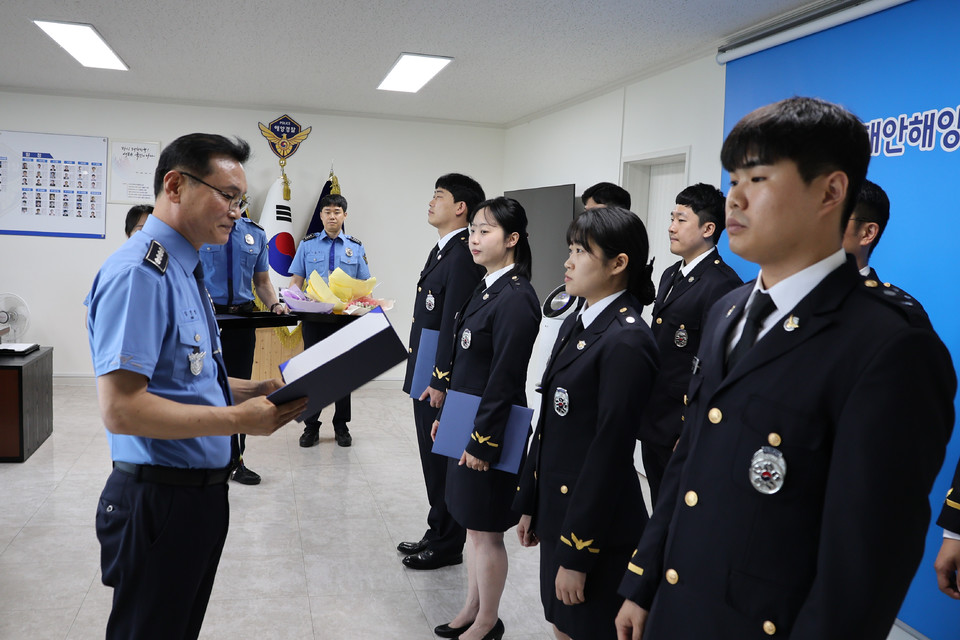 ▲ 태안해경이 1일 25년도 경찰공무원(8명) 승진임용식을 개최했다.