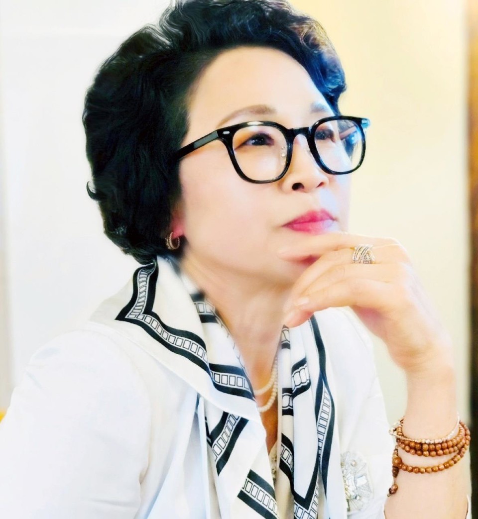 ▲ 공로상 수상자 김명자 시인.