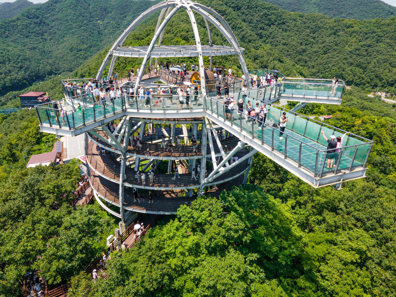 ▲ 단양 만천하스카이워크 전망대. 사진=단양군제공