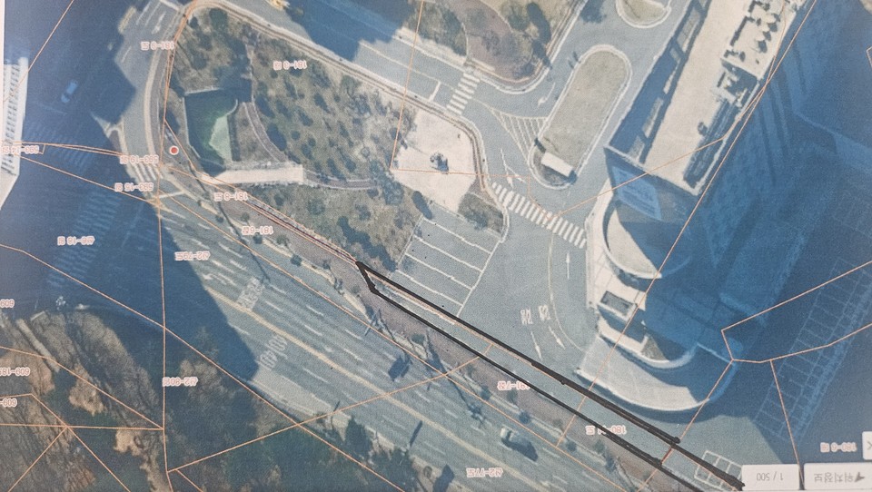 ▲ 사진에서 검정색 부분이 점용허가 도로.