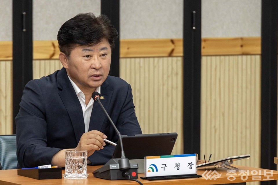 ▲ 최충규 대덕구청장이 “대전조차장 철도 입체화 사업에 직원들의 관심을 당부하고 있다