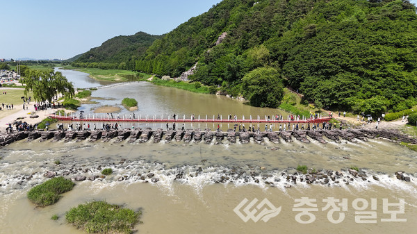 ▲ 충북 진천군 문백면 농다리 전경.