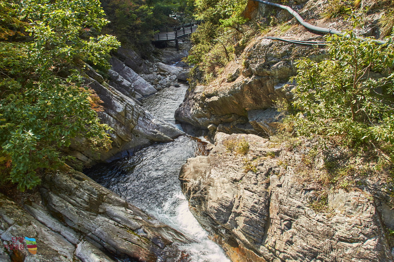 ▲ 세계지질공원 단양 다리안 연성전단대 모습. 사진=단양군제공