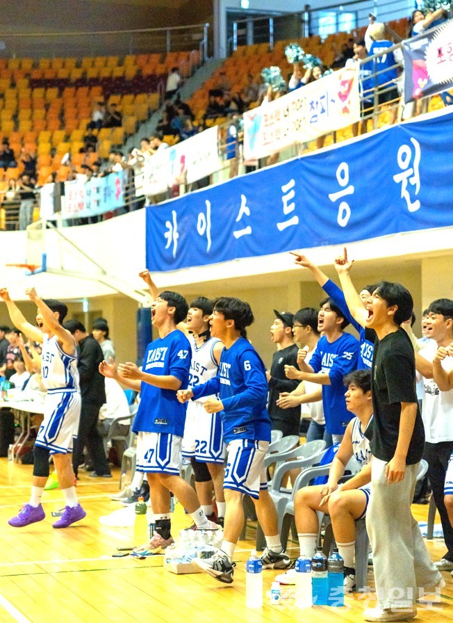 ▲ 2023년 포카전 농구 응원장면