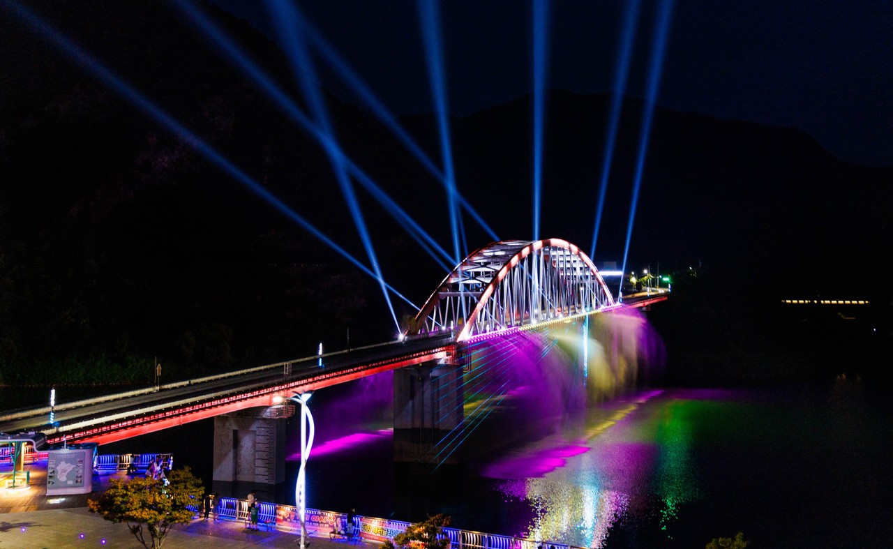 ▲ 고수대교 경관분수. 사진=단양군제공